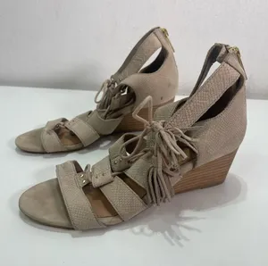 Ugg Women's 7.5 Wedge Sandals Yasmin Snake Print Leather Strappy Tassel thumbnail 1