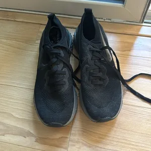 Nike React Shoes thumbnail 2
