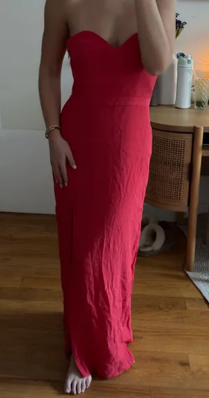 Red Gown Size M thumbnail 8