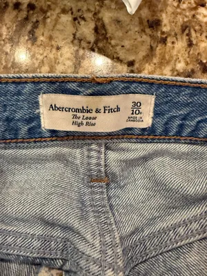 Abercrombie Loose High-Rise Jeans thumbnail 4
