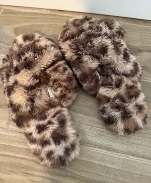 Secret Treasures Brown Multi-Tone Faux Fur Slide Slippers thumbnail 1
