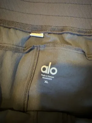 Men’s alo pants thumbnail 4