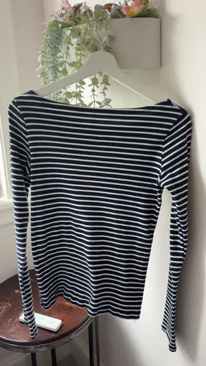 striped brandy melville long sleeve  thumbnail 3