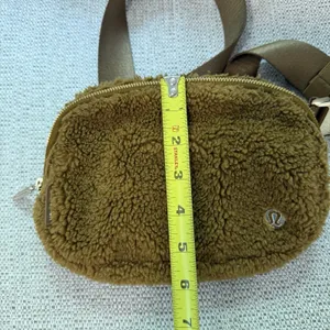 Lululemon Everywhere Fleece Belt‎ Bag Fanny Pack in Burnt Caramel thumbnail 4