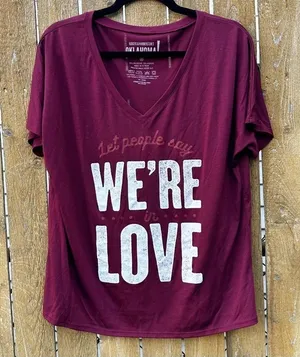 Broadway Oklahoma! Musical Graphic T-Shirt Women’s M Burgundy V-Neck Theater Tee thumbnail 1