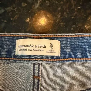 Abercrombie & Fitch jeans thumbnail 4