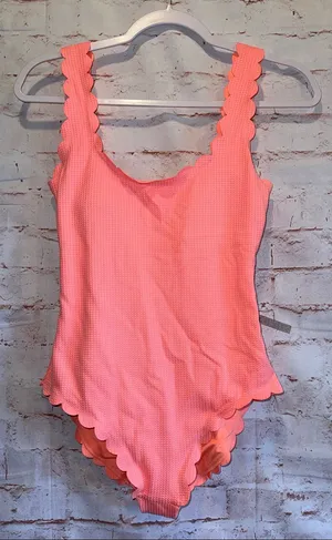 Aerie Women’s Scallop-Trim One-Piece Swimsuit Coral scoop back Med full coverage thumbnail 1