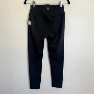 NWT‎ Free People Movement Wrap Lose Control Leggings in Gravel Stone Gray thumbnail 6