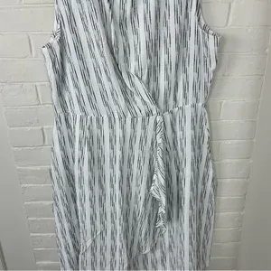 Calvin Klein White & Black Striped Drape Twist Front Dress Size 12 thumbnail 5