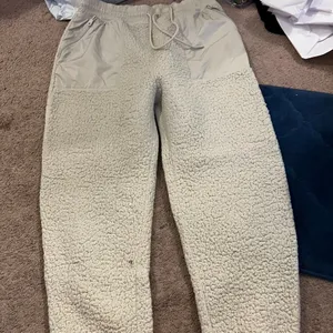 Aerie offline sherpa pants M‎ thumbnail 1