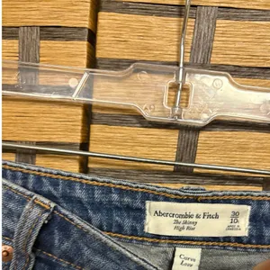 Abercrombie‎ & Fitch The Skinny High Rise Jeans Size 30/10 thumbnail 7