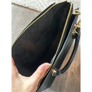 Michael Kors Ellis Satchel Leather Black Crossbody Belt thumbnail 4