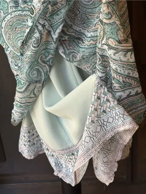 White House Black Market Green Paisley Lightweight Flowy skirt 8 nwt thumbnail 6