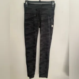 Vuori Dark green Camouflage Leggings size S thumbnail 4