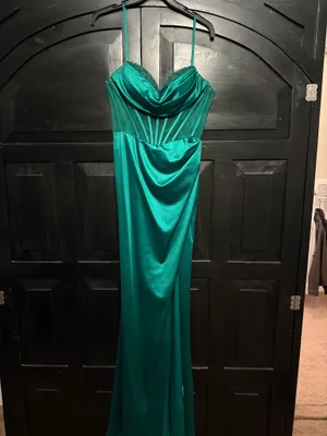 Emerald green gown Size 0 thumbnail 3