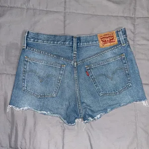 Levi's High-Waisted Denim Shorts thumbnail 3