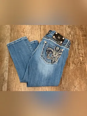 Miss Me Capri Women's Light Blue Embroidered Back Pocket Jeans thumbnail 3