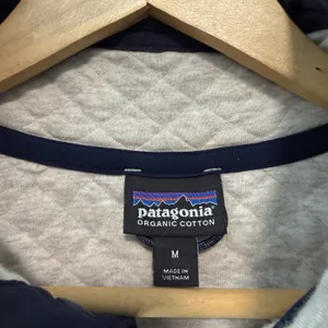 Patagonia W's Organic Cotton Quilt Snap-T Pullover in Birch White Medium thumbnail 3
