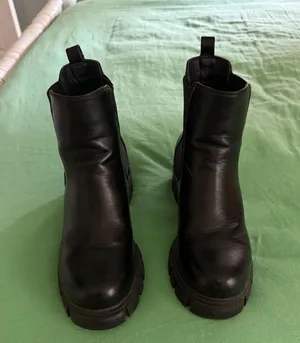 Madden Girl Boots thumbnail 1