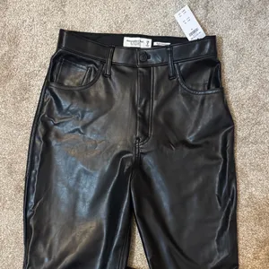 Abercrombie & Fitch Curve Love Black Straight Leg Leather Pants thumbnail 6