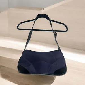 ✨coccinelle made in italy shoulder bag✨ Black thumbnail 2