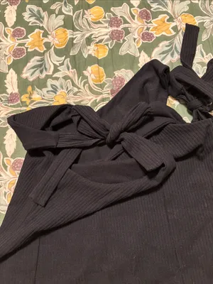 Old Navy Black Ribbed V-Neck Tie-Shoulder Bodysuit thumbnail 3