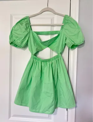 Beginning Boutique Cannes Green Puff Spring Mini Dress thumbnail 1