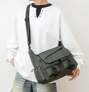 Cool crossbody bag Black thumbnail 1