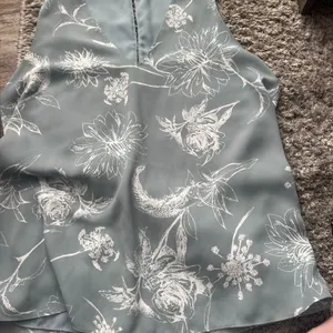 Babaton medium‎ blouse thumbnail 2