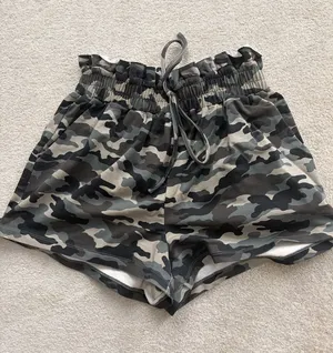 Endless Rose Camo Shorts thumbnail 1