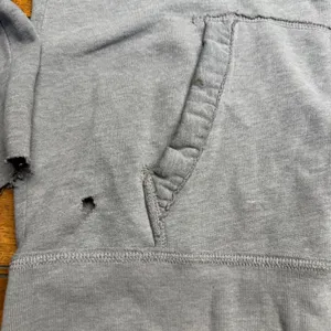 Hollister Gray Full Zip Hoodie Distressed Holes Ripped Sleeve Graphic Logo XL‎ thumbnail 2