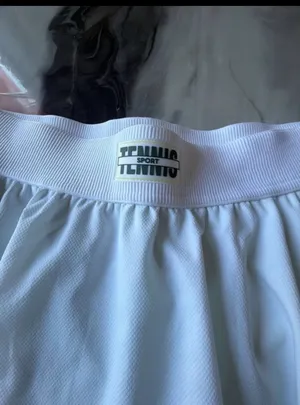 Lacoste Sport Women’s Pleated Tennis Skirt White Built-In Shorts Size 6 NWT thumbnail 2