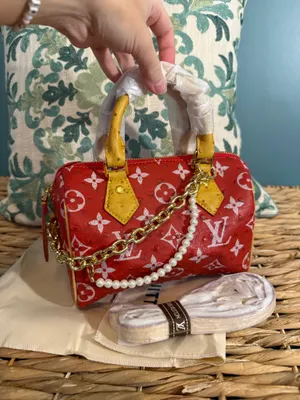 Red handbag thumbnail 2