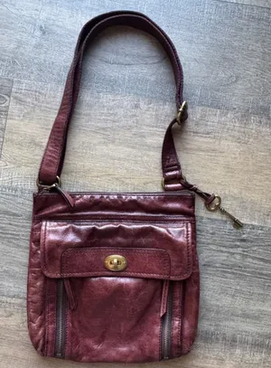Fossil Burgundy Lamb Hide Leather Crossbody Messenger Bag ZB5524 Brass Key Charm thumbnail 1