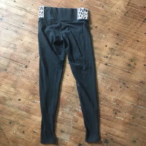 Victoria’s Secret cheetah yoga Athleisure leggings thumbnail 3