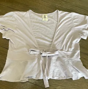 NWOT Knot Me Lavender purple peplum tie-front blouse thumbnail 1