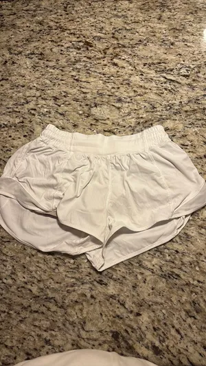 Lululemon Shorts Hotty Hot 2.5" thumbnail 3
