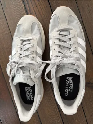 Title: adidas Women’s Run 70s 2.0 Sneakers Size 11 Light Gray Athletic Shoes thumbnail 2
