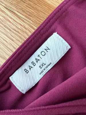 Aritzia Babaton Contour V Neck Bodysuit Plum Burgundy Size 2XL Sleeveless Thong thumbnail 3