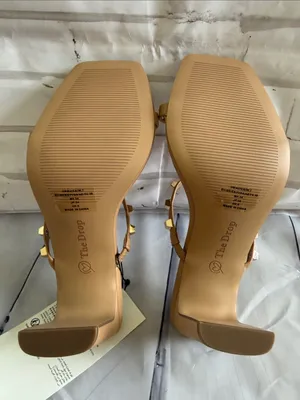 The Drop Avery Women’s Studded Block Heel Sandals in Dow Tan thumbnail 11