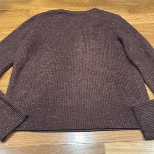 Old navy cozy chocolate long sleeve crew neck sweater size medium. thumbnail 6