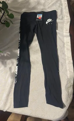 Girls Nike Leggings Medium thumbnail 1