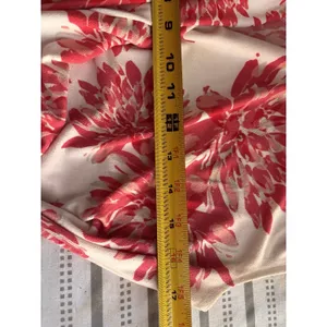 Ann Taylor Women's Sz Med Red White Floral Print Short Sleeve Draped V-Neck Top thumbnail 11