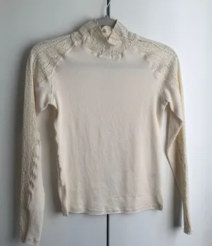 Chic Cream Lace Long Sleeve Women's Top thumbnail 1