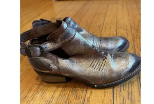 Sbicca Shoes Womens Size 6.5 Bronze Cutout Ankle Boots Western Buckle Leather thumbnail 4