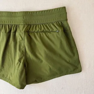 The North Face Aphrodite 2.0 Hiking Shorts Womens XL Olive Green thumbnail 3