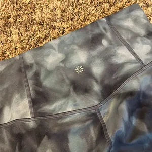 Athleta Elation Blue Tie Dye Print Leggings Medium thumbnail 6