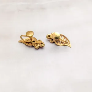 Vintage Screw On Earrings Gold Tone Leaf with Pink Gems Fall Autumn Whimsical thumbnail 5