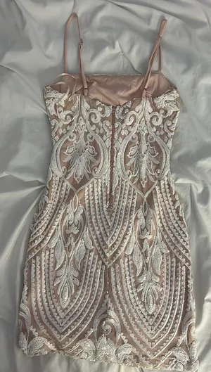 Windsor Homecoming White Patterned Dress thumbnail 3