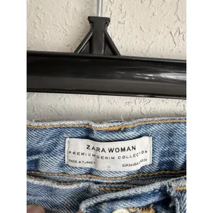 Zara Light Wash Blue Denim Distressed Flare Leg Jeans Women’s 2 Casual thumbnail 4